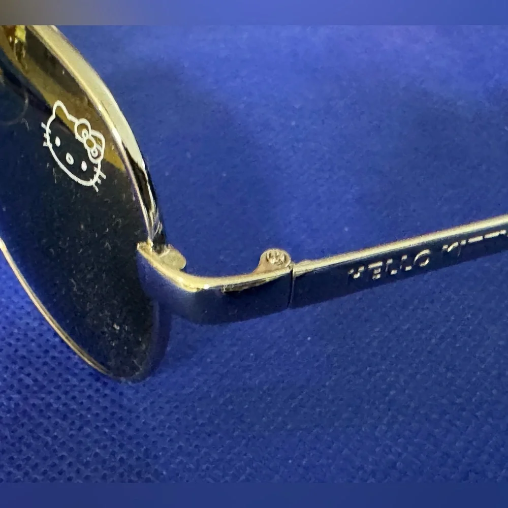 Sanrio Hello Kitty Sunglasses - Pre-loved EUC like new with unbranded pouch